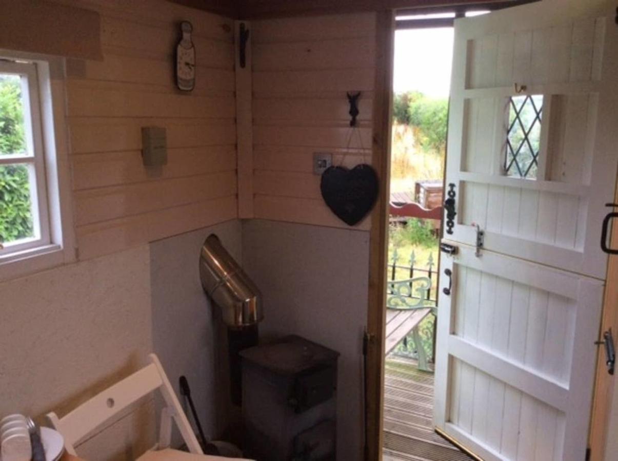 Cosy Shepherds Hut Nr Kynance Cove Villa Lizard Exterior photo